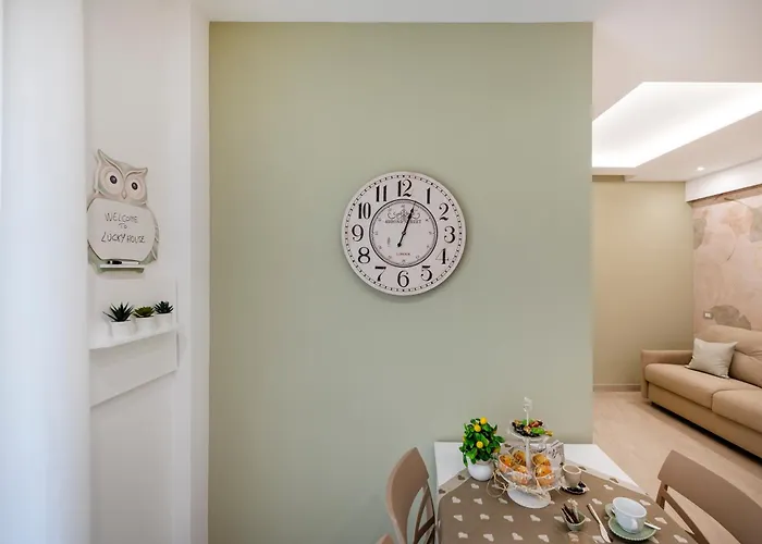 Lucky House 아파트 *